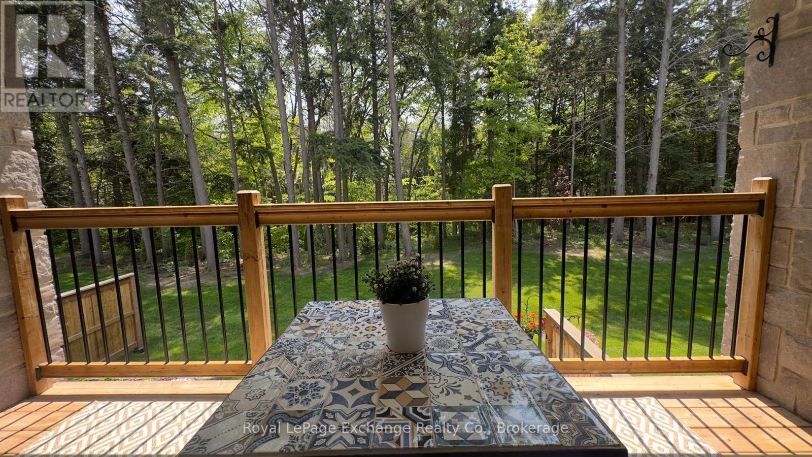 Kincardine, ON N2Z0G5,552 Durham ST #14