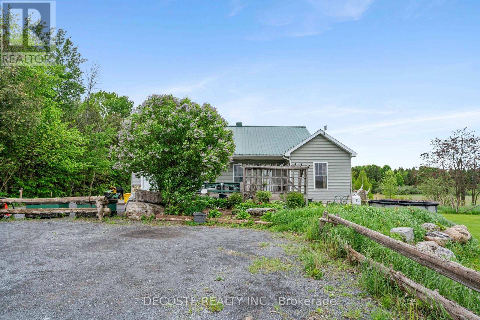 South Glengarry, ON K0B1H0,3804 4TH LINE ROAD