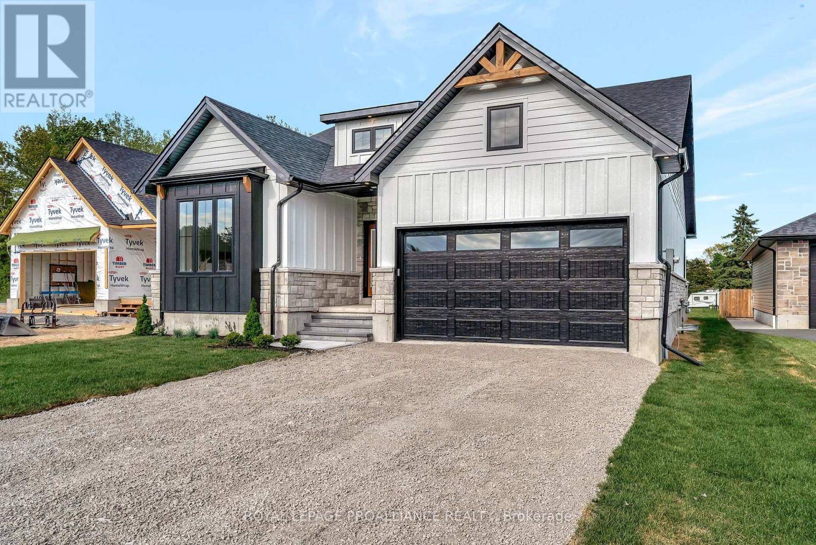 Quinte West (murray Ward), ON K8V5P4,4 DEERVIEW DRIVE