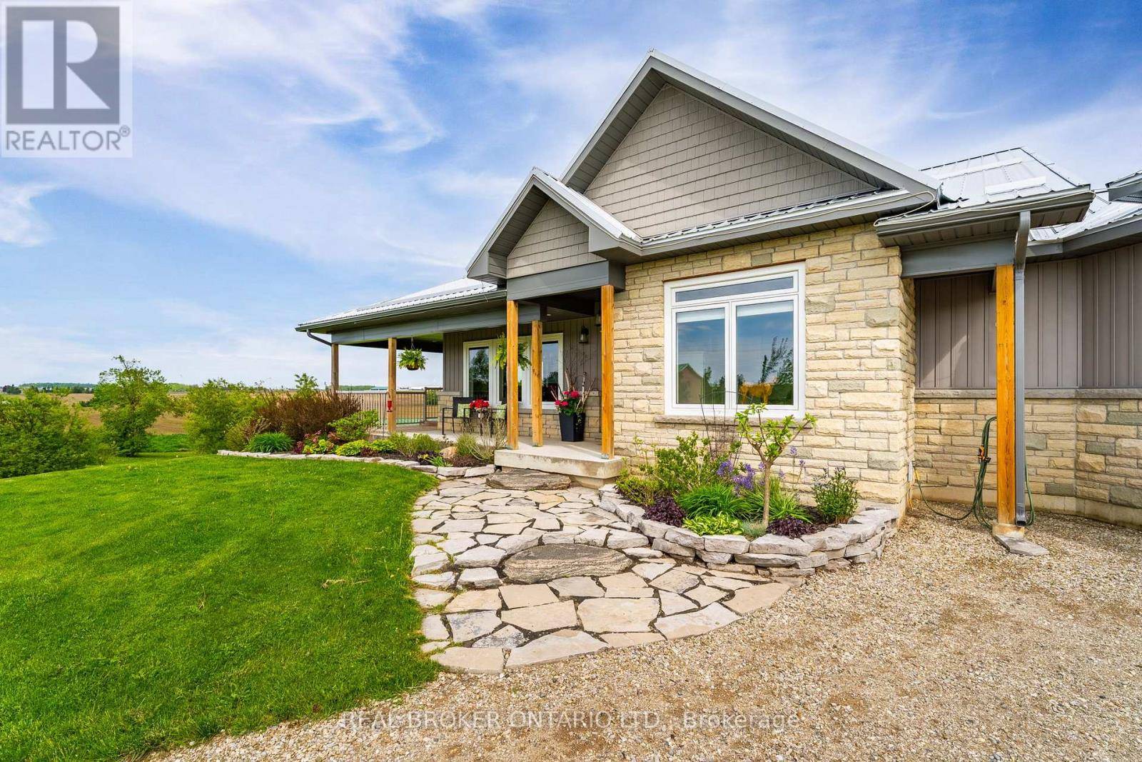 Mulmur, ON L9V0W4,706249 COUNTY ROAD 21
