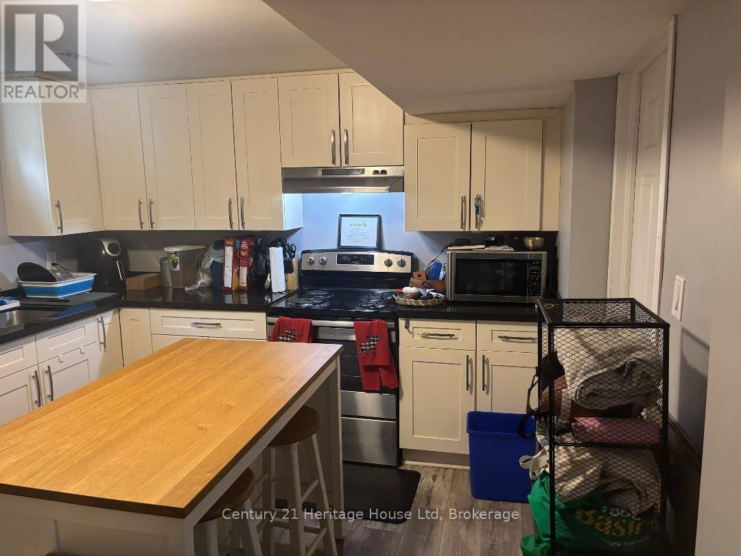 Guelph (junction/onward Willow), ON N1H6A2,73 ROSEWOOD AVENUE