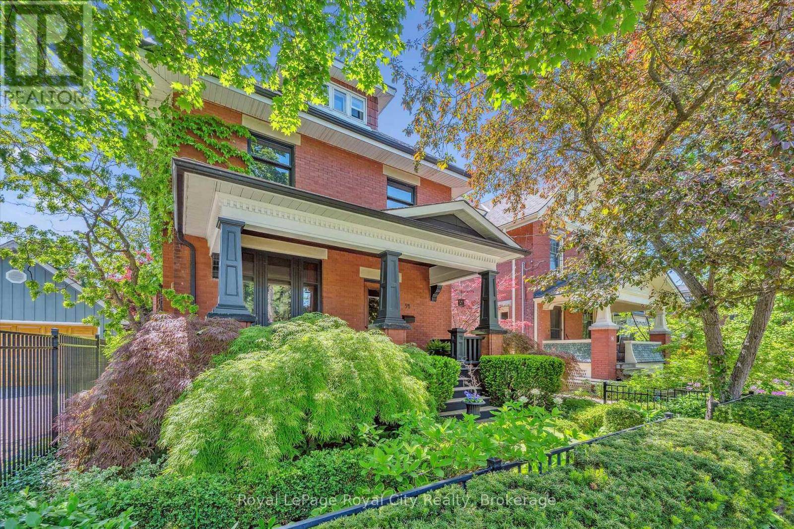Guelph (downtown), ON N1H5G5,54 CLINTON STREET