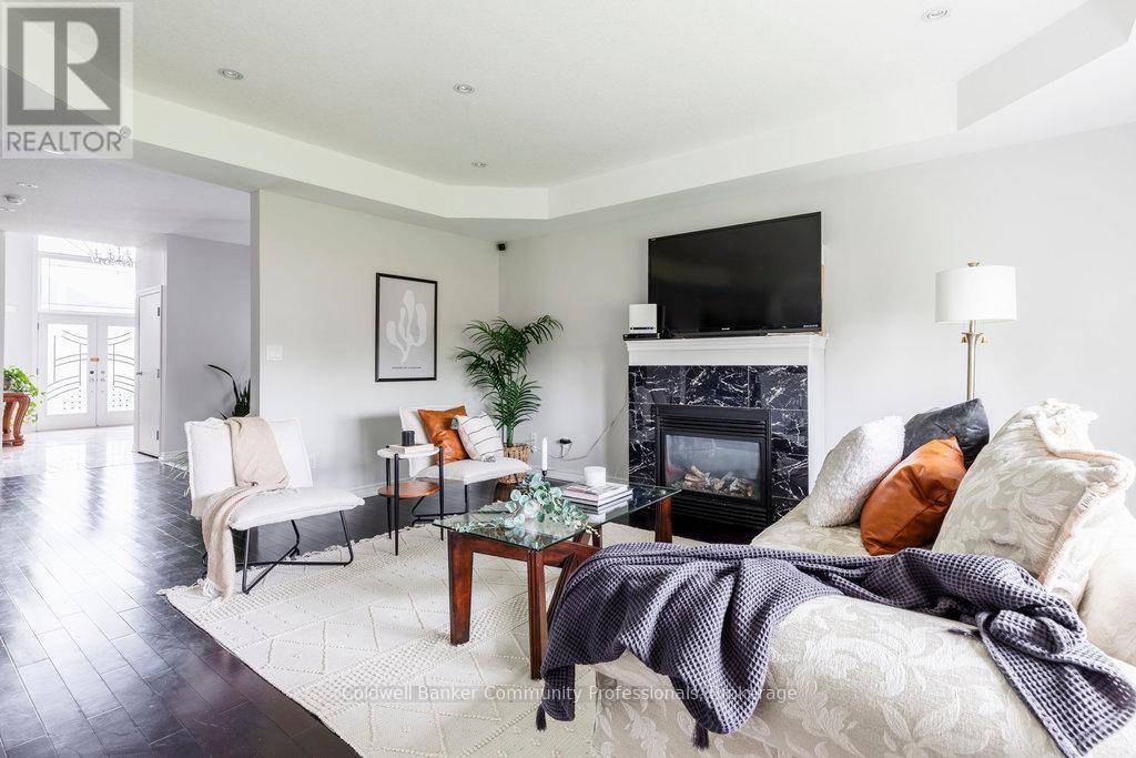 Hamilton (meadowlands), ON L9K0B9,238 FAIR STREET