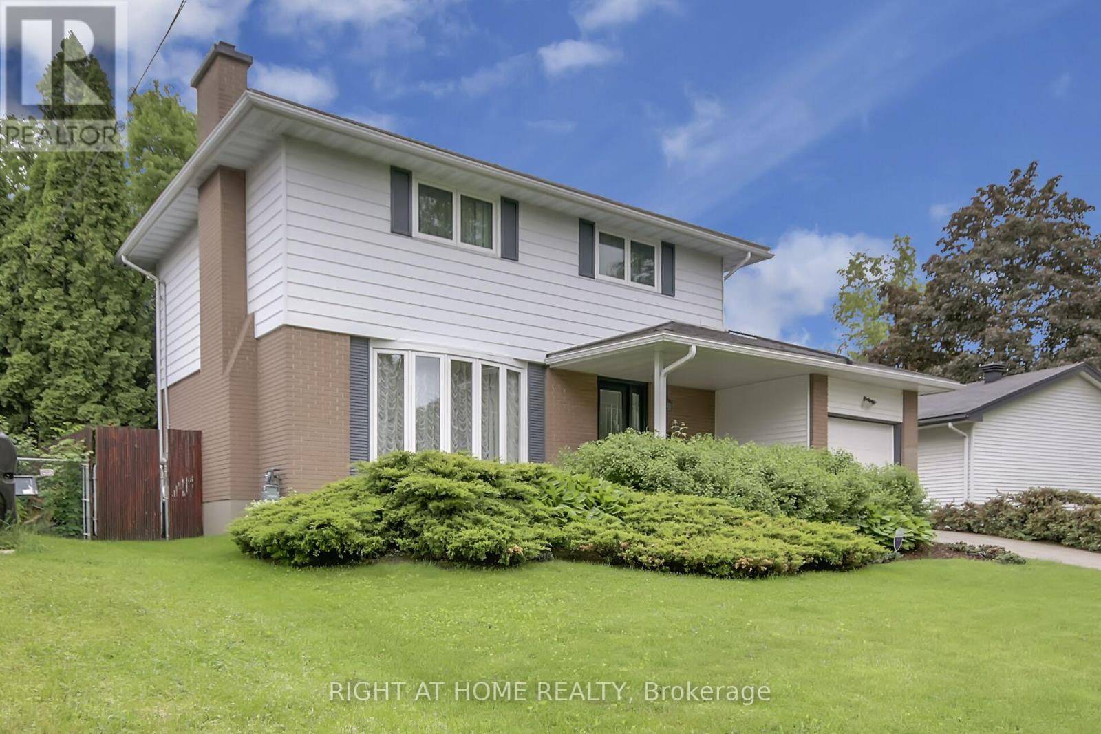 Ottawa, ON K2B7B8,394 HALLDON PLACE N