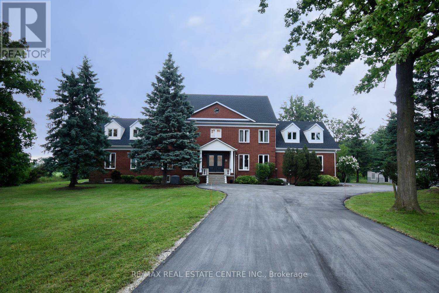 Hamilton, ON L8J3E6,237 HIGHLAND ROAD E
