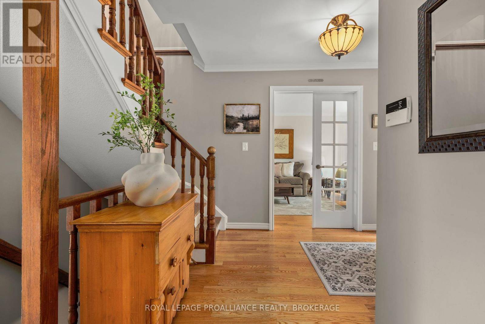 Kingston (central City West), ON K7M7G1,11 GLENWOOD COURT