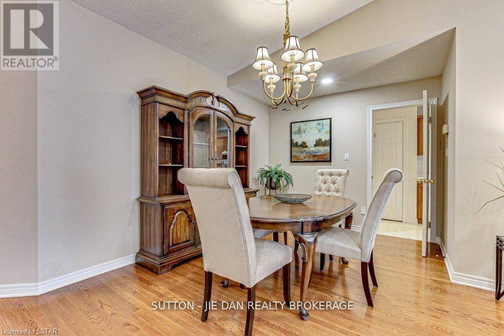 London North (north R), ON N6G5G4,1755 LOUISE BLVD #21