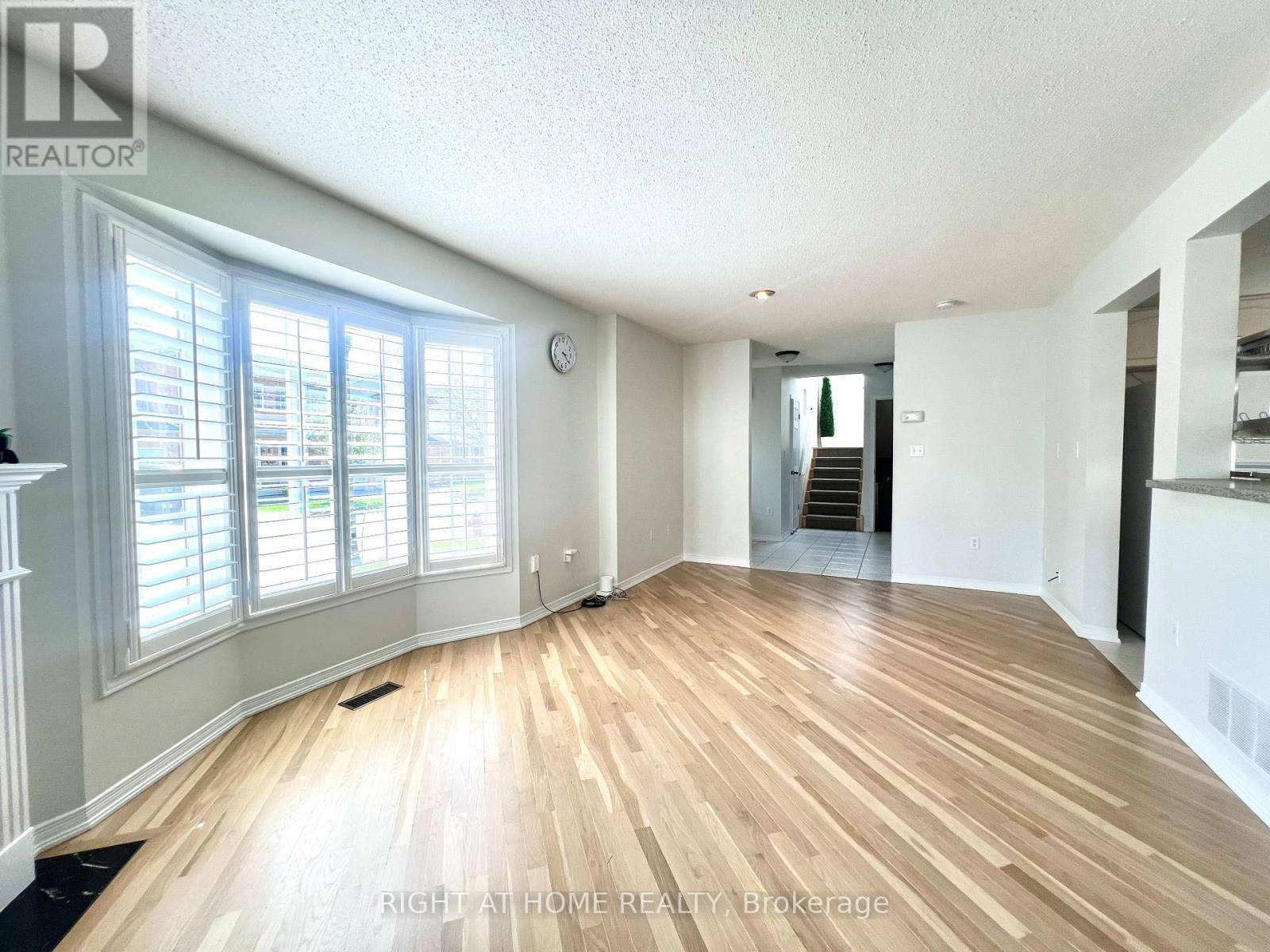 Hamilton (stoney Creek), ON L8E6A9,485 Green RD #15