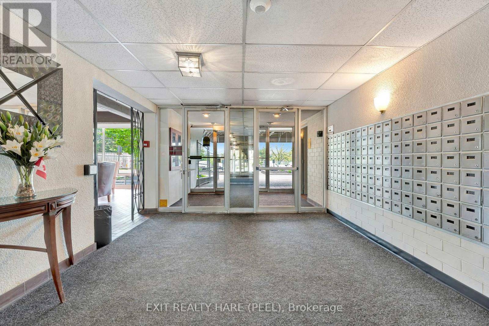 Waterloo, ON N2J4H4,225 Harvard PL #804