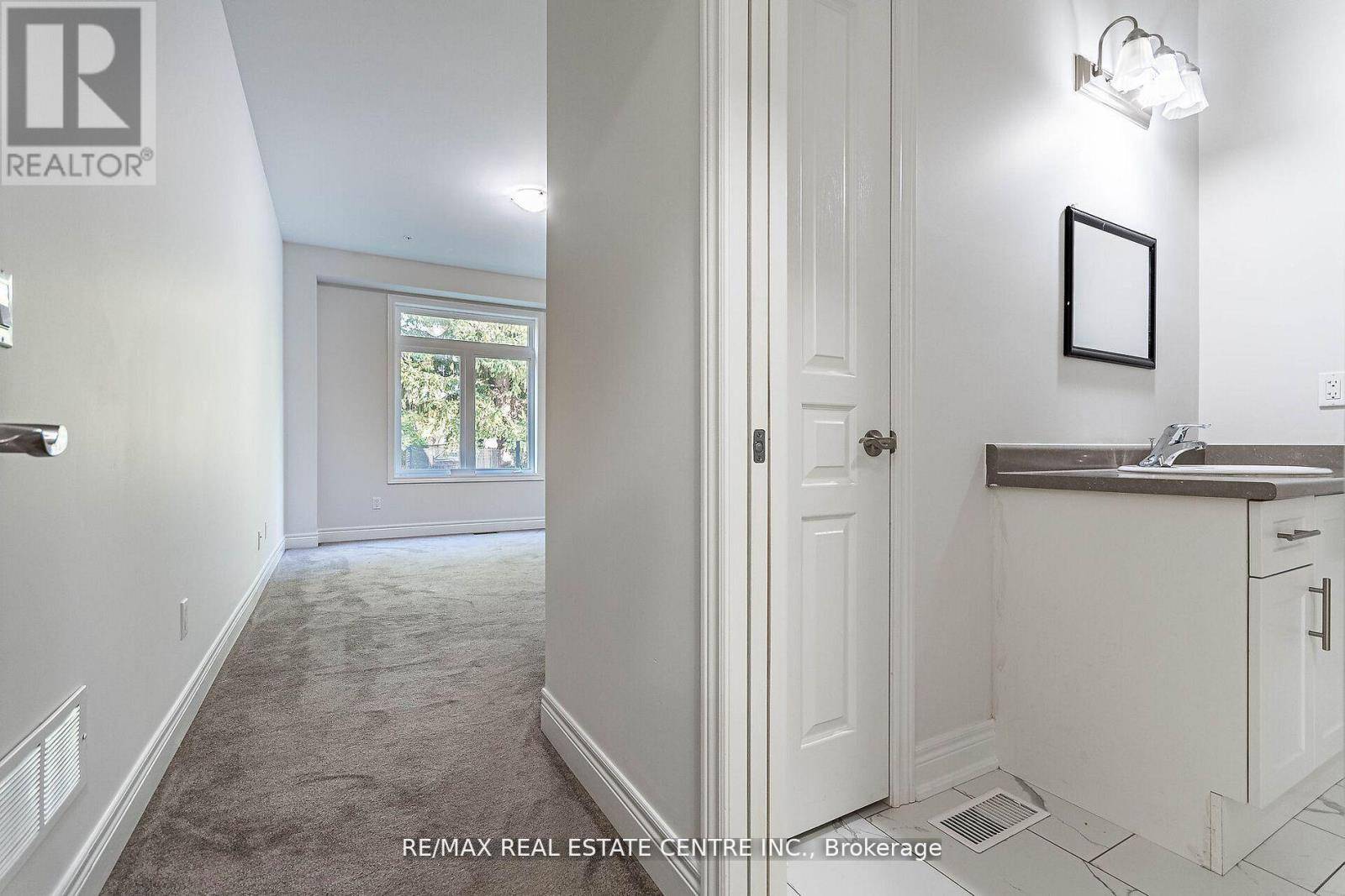 St. Catharines (haig), ON L2R0B8,103 MANHATTAN COURT