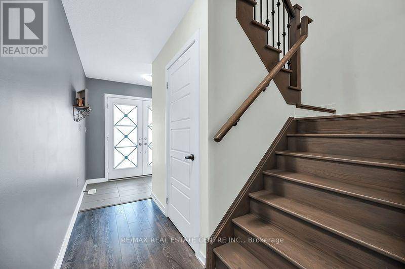 Hamilton (stoney Creek Mountain), ON L8J0K8,18 SCARLETWOOD STREET