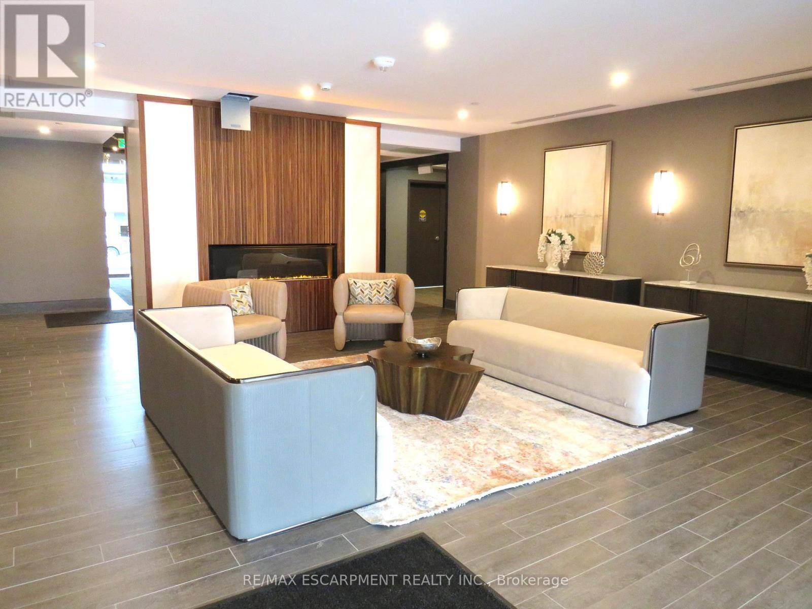 Hamilton (waterdown), ON L8B2A6,470 Dundas ST East #305
