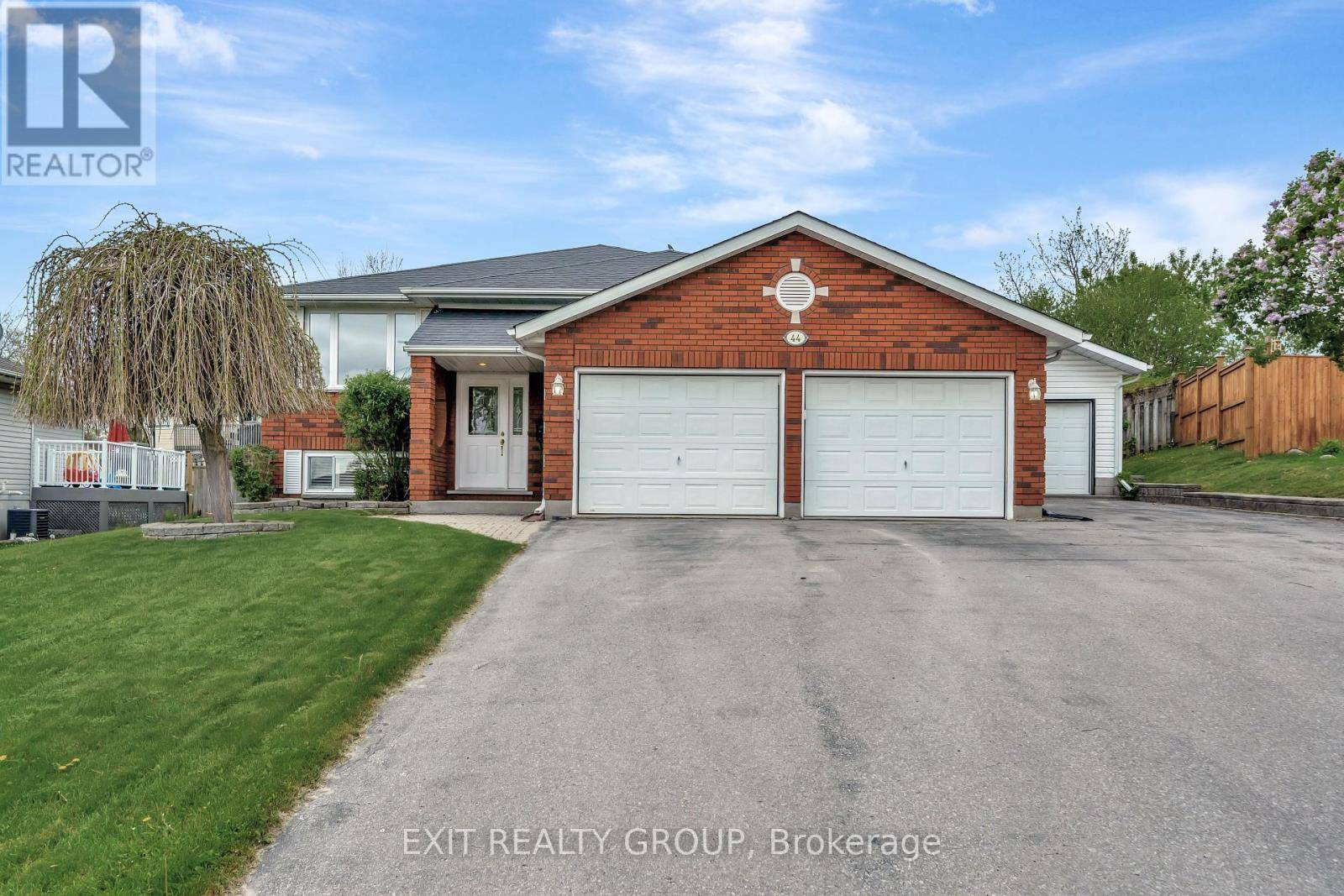 Quinte West (sidney Ward), ON K8V6M8,44 BLEEKER AVENUE