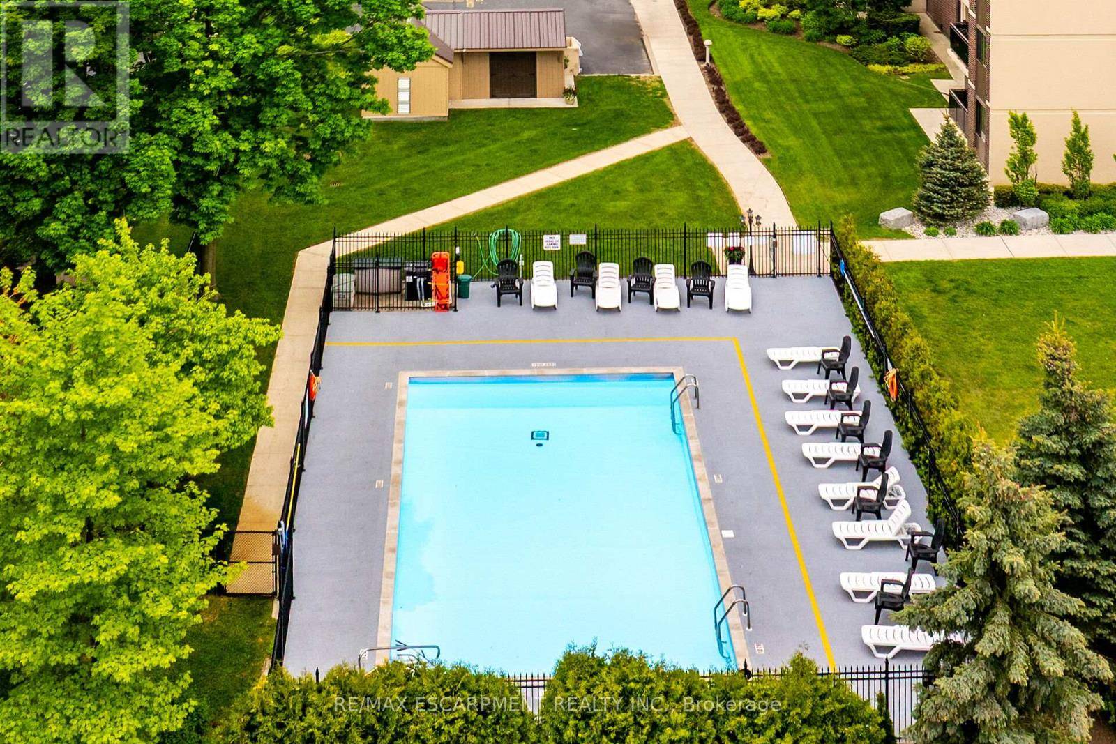 Hamilton (stoney Creek), ON L8E3W6,301 Frances AVE #1409