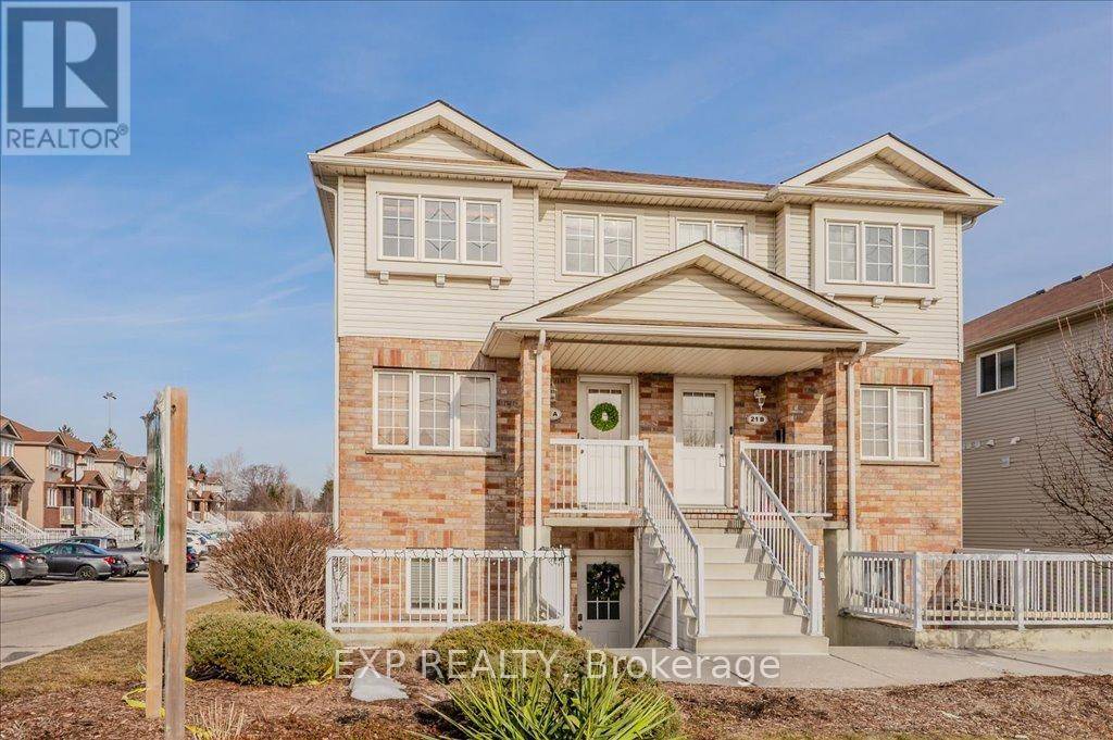 Kitchener, ON N2E0A3,50 Howe DR #21A
