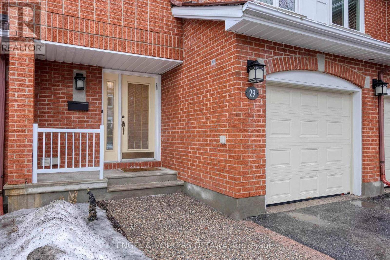 Ottawa, ON K2G5X1,29 GRANDCOURT DRIVE
