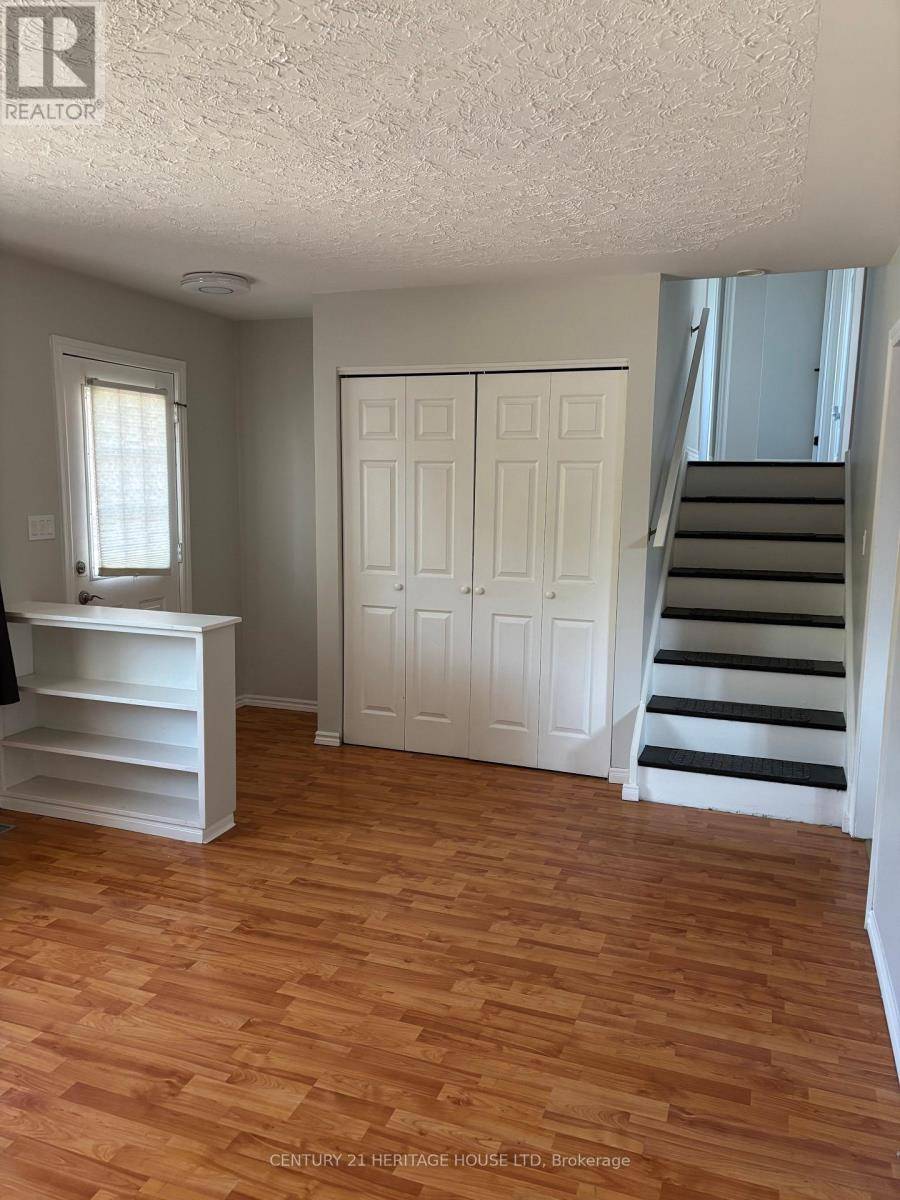 St. Thomas, ON N5R5E3,MAIN AND UPPER FLOOR - 29 MCCULLY DRIVE S
