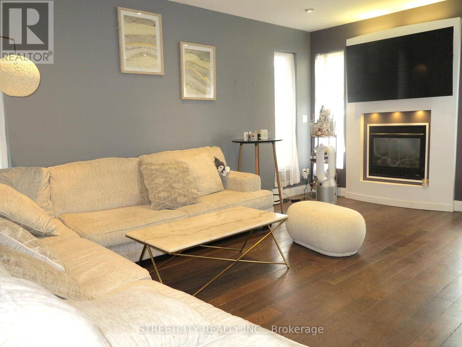 London North (north E), ON N6G0A6,578 FREEPORT STREET