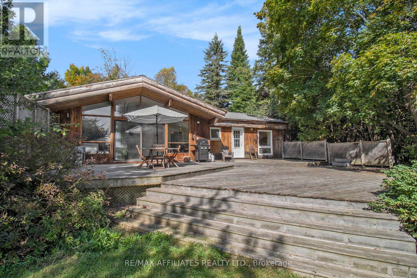 Montague, ON K0G1N0,571 RIDEAU RIVER ROAD