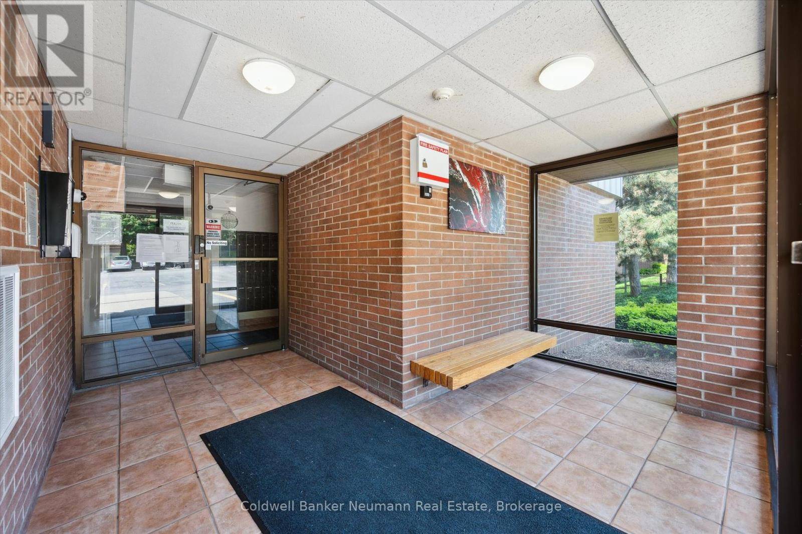 Guelph (junction/onward Willow), ON N1H2A9,7 Ajax ST #206