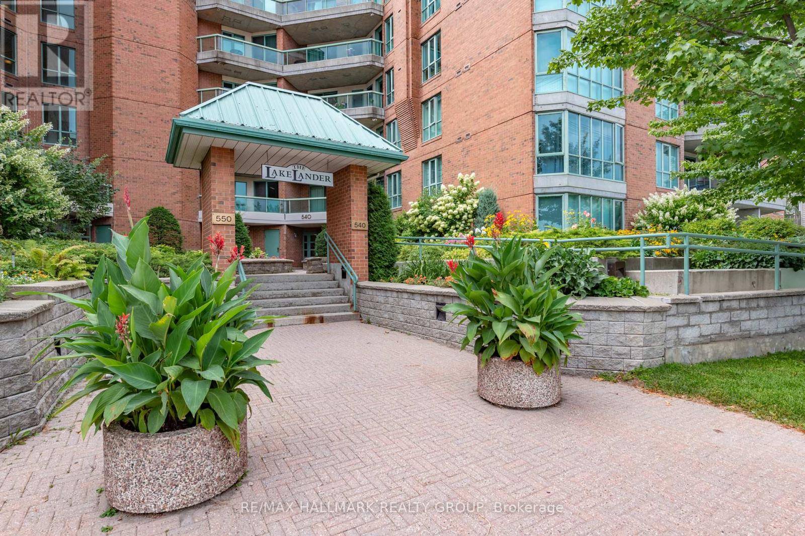Ottawa, ON K1S5M7,540 Cambridge ST South #110