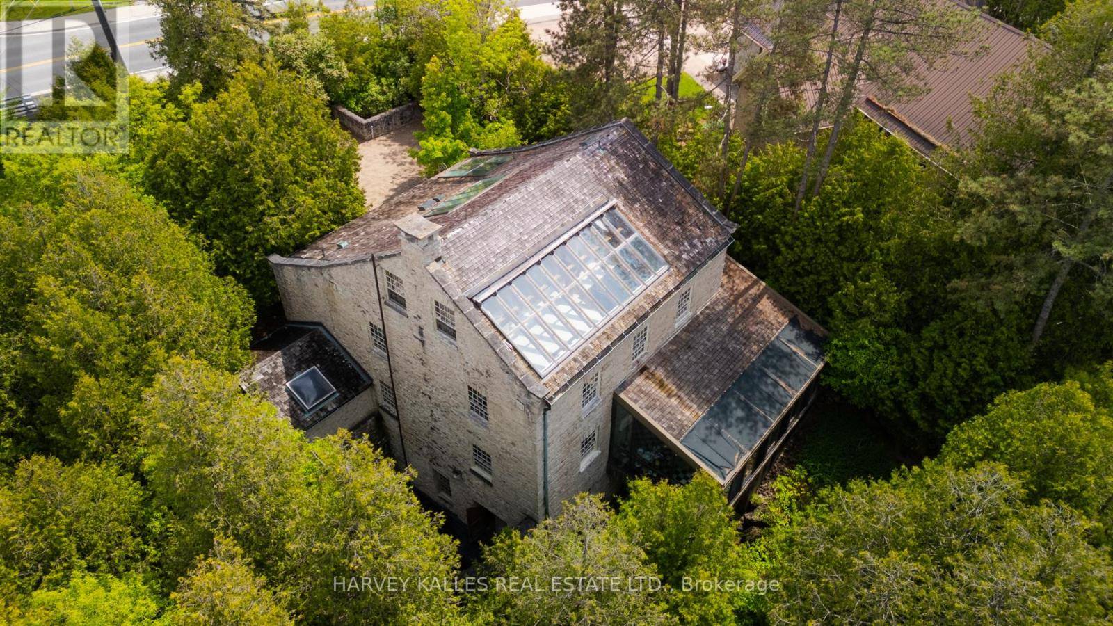 Guelph/eramosa (rockwood), ON N0B2K0,243 MAIN STREET S