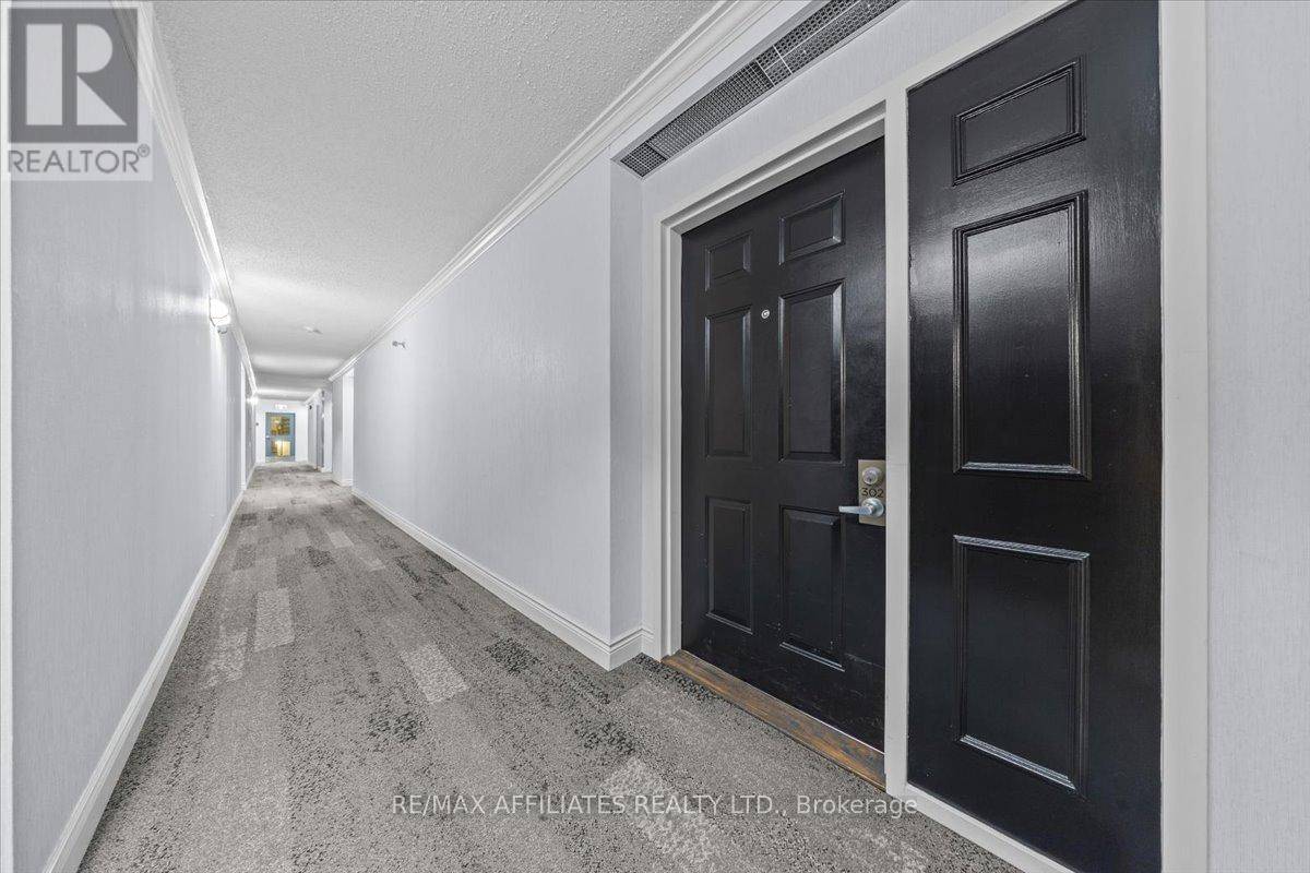 Ottawa, ON K2P1B3,45 Argyle AVE #302