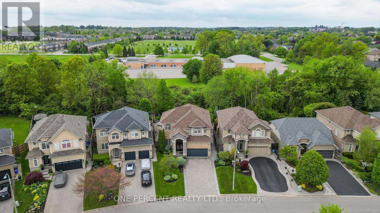Hamilton (meadowlands), ON L9K1R7,194 JOSHUA AVENUE