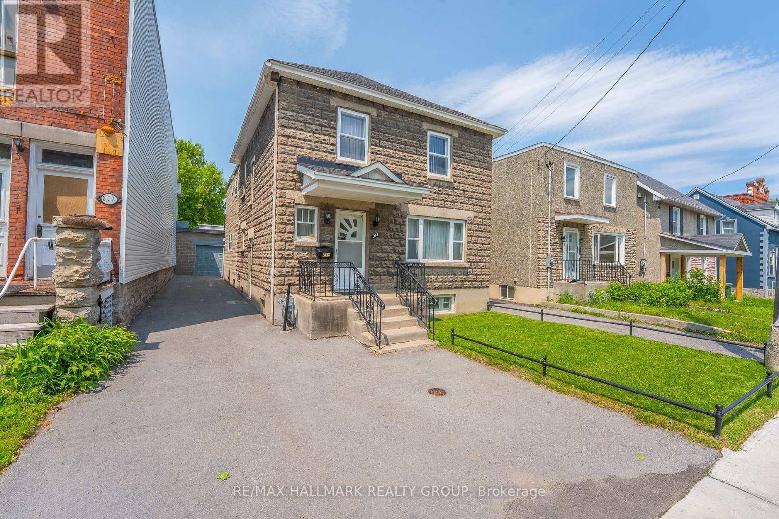 Ottawa, ON K1N5E4,219 BRUYÈRE STREET