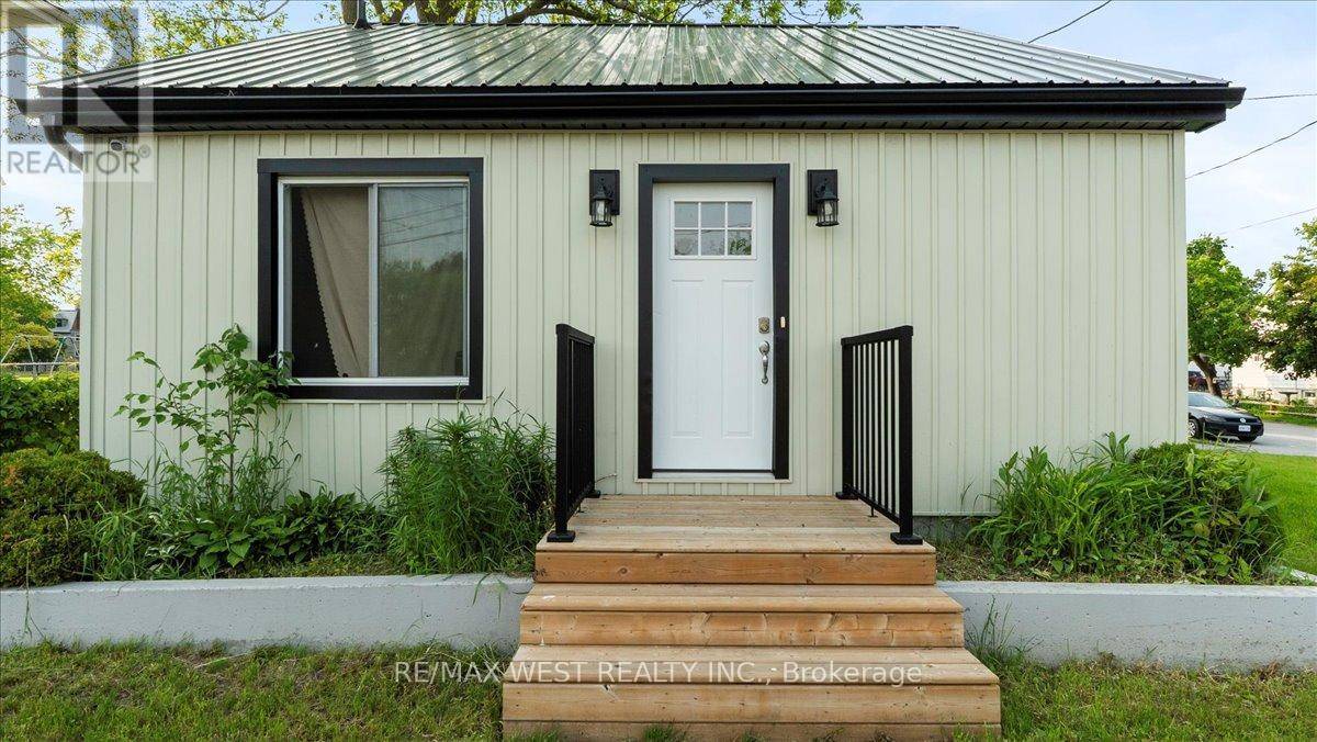 Belleville (belleville Ward), ON K8P1A5,134 DUNDAS STREET W