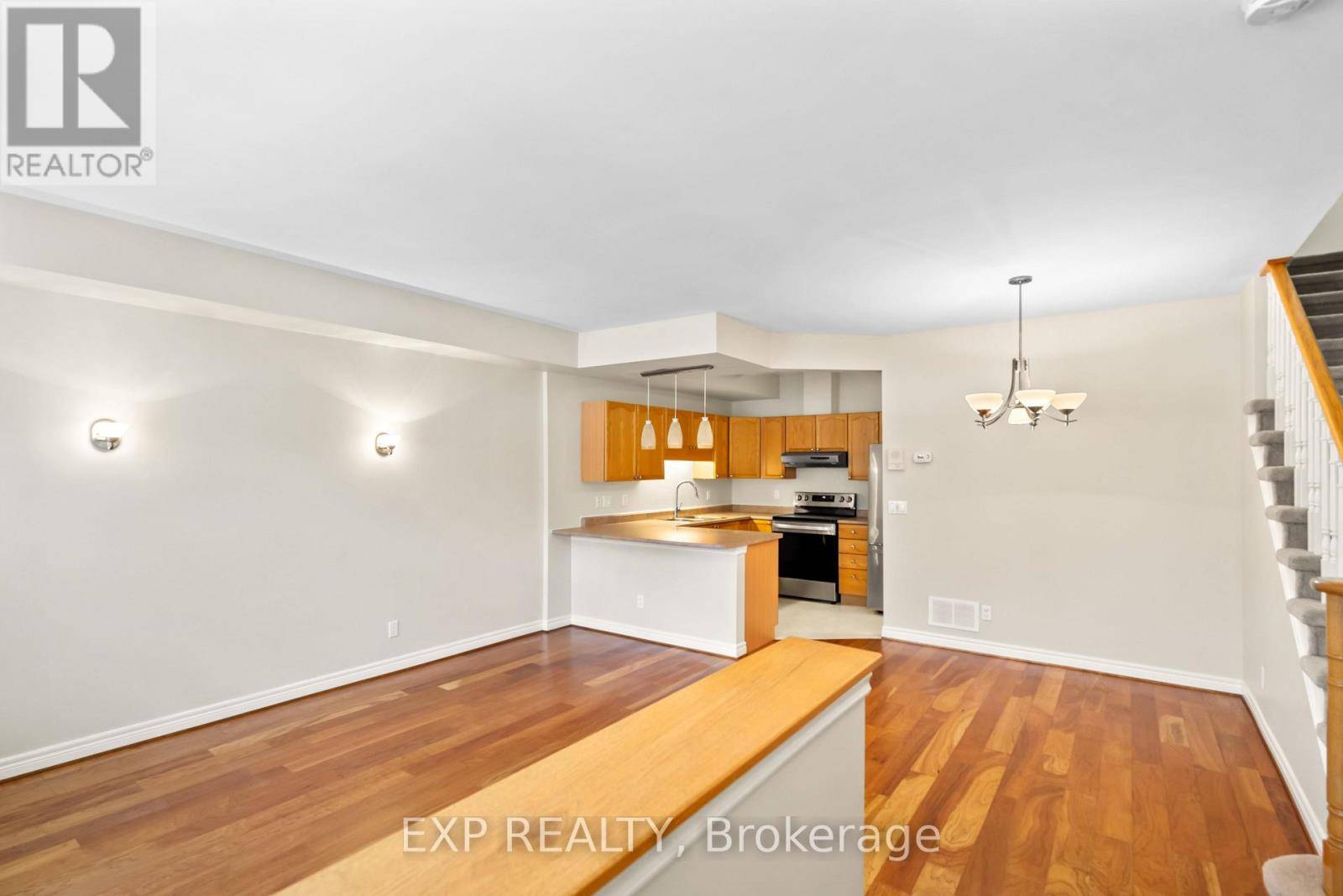 Cobourg, ON K9A3J8,134 HIBERNIA STREET