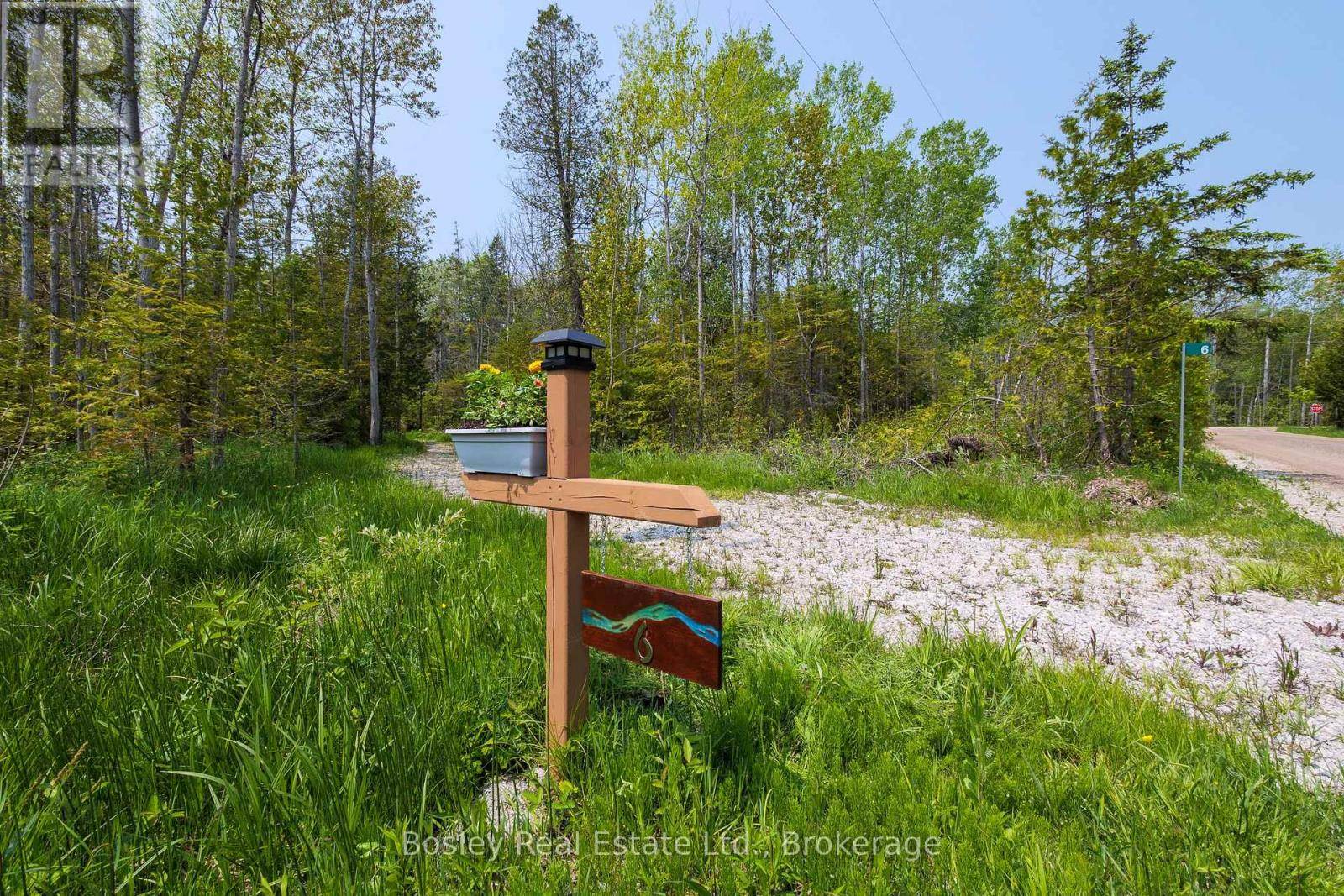 Northern Bruce Peninsula, ON N0H2M0,6 HENWOOD STREET