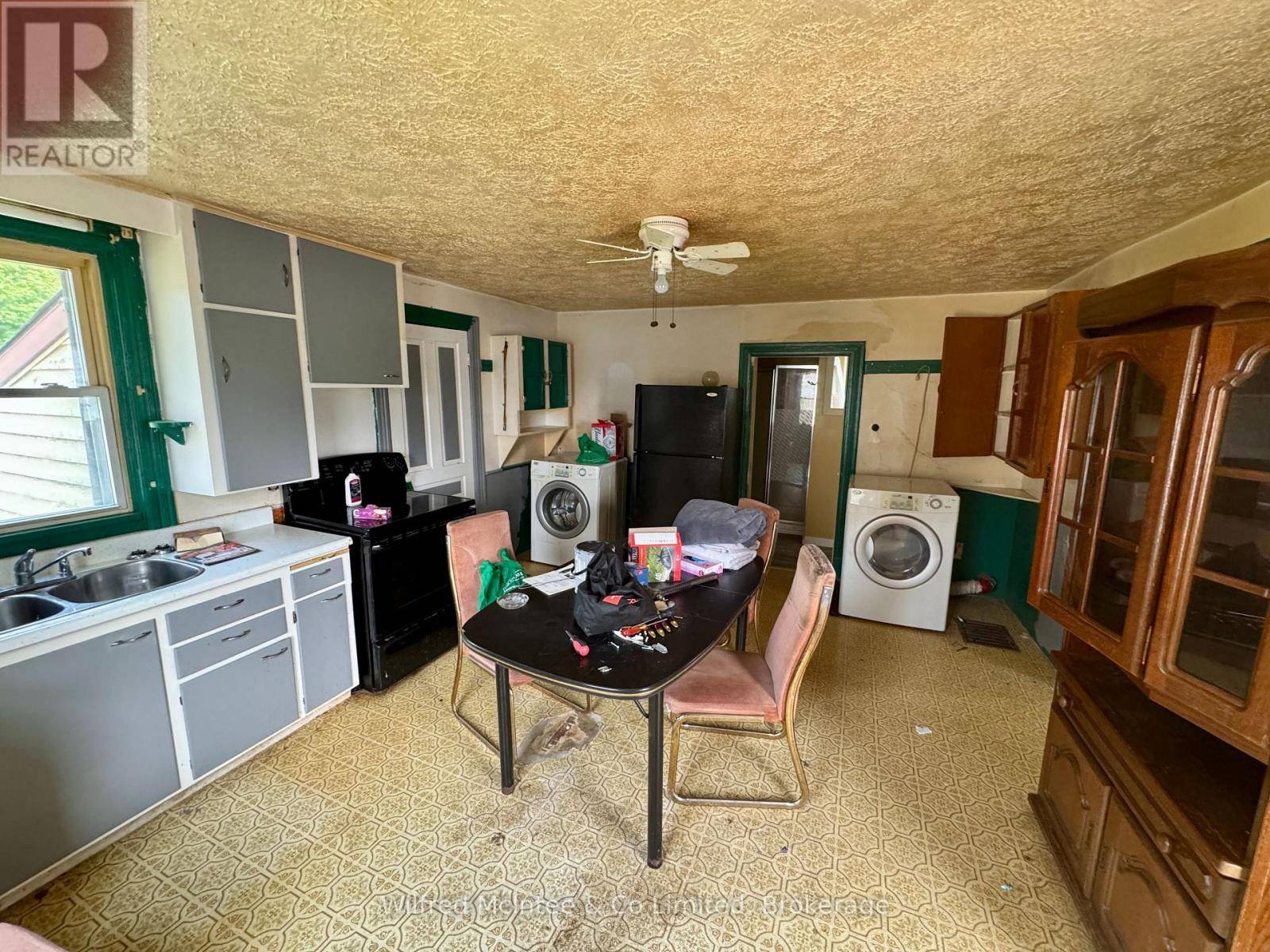 Brockton, ON N0G2V0,120 RIDOUT STREET