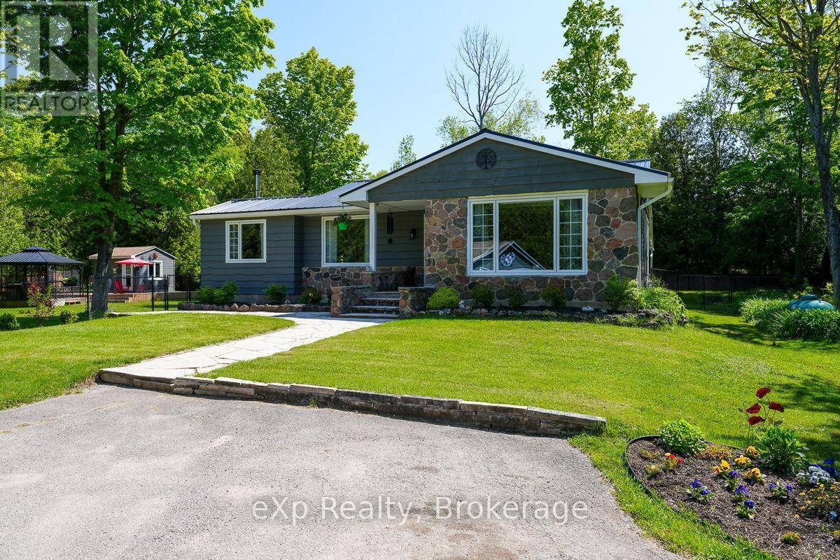 South Bruce Peninsula, ON N0H2T0,35 CARDINAL AVENUE