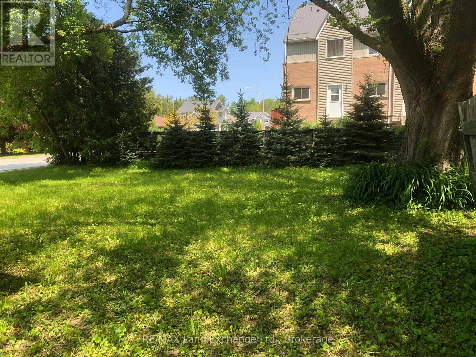 Kincardine, ON N2Z1W1,535 RUSSELL STREET