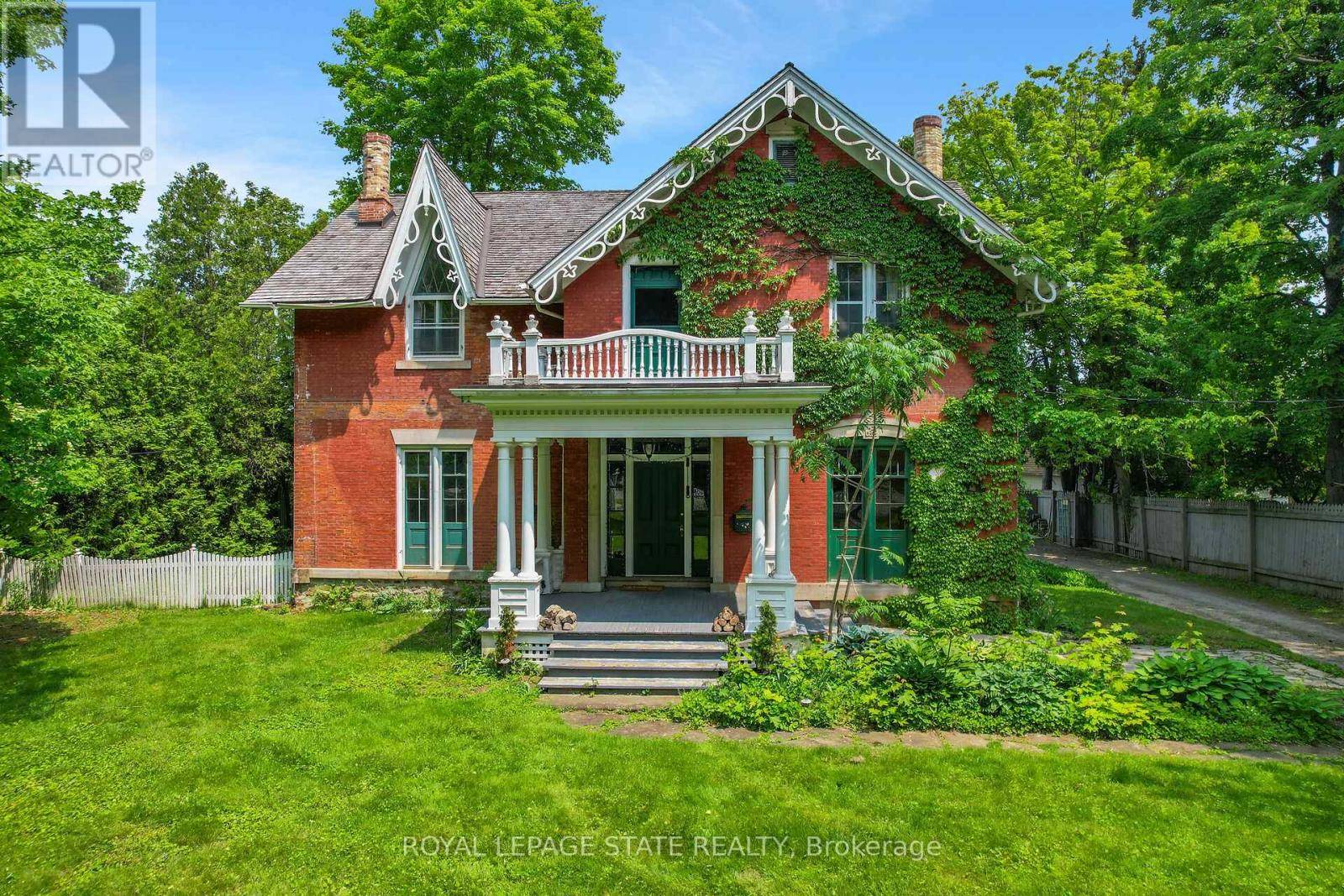 Grimsby (grimsby West), ON L3M1S4,262 MAIN STREET W