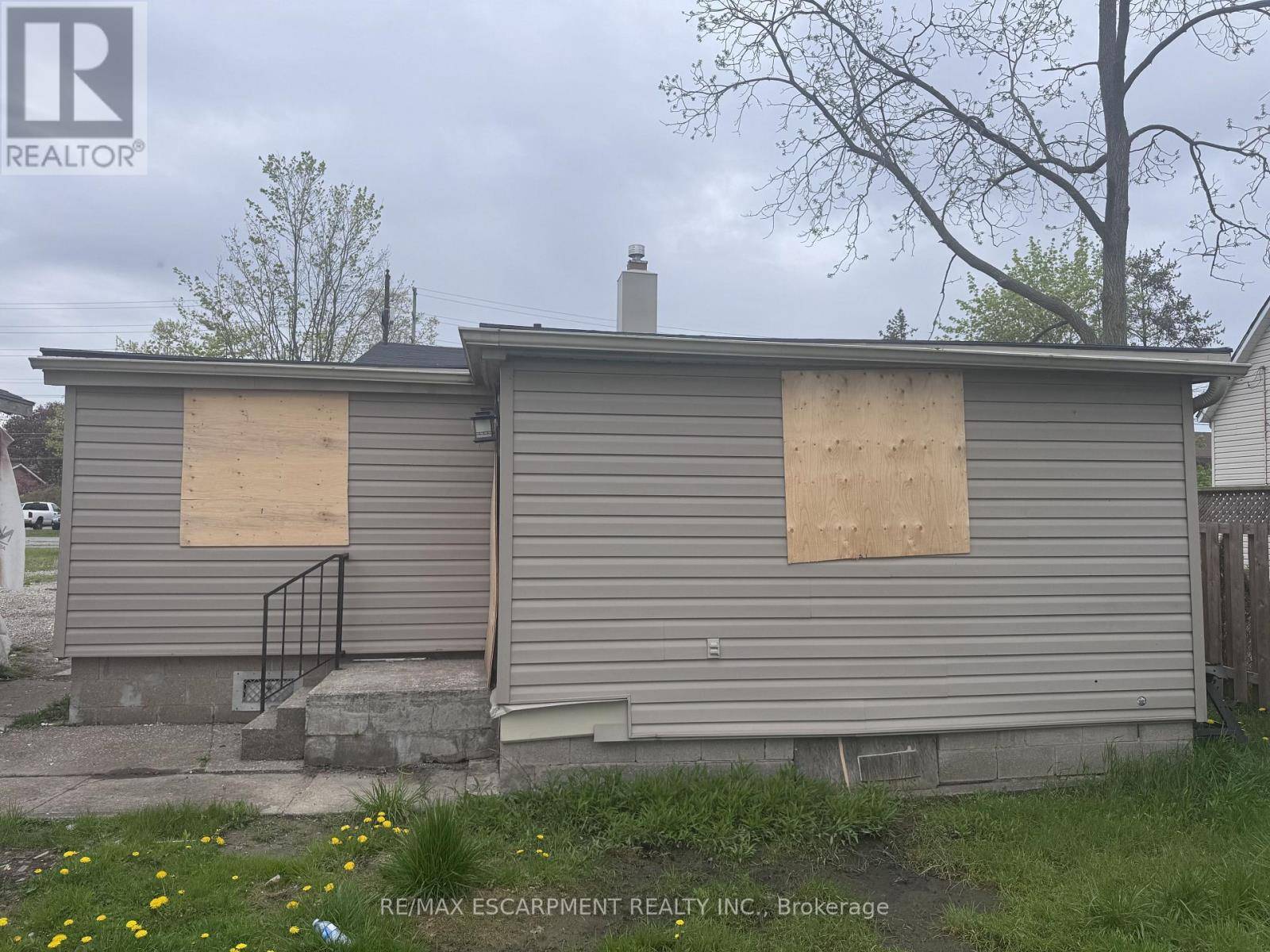 Haldimand (dunnville), ON N1A2W5,508 MAIN STREET E