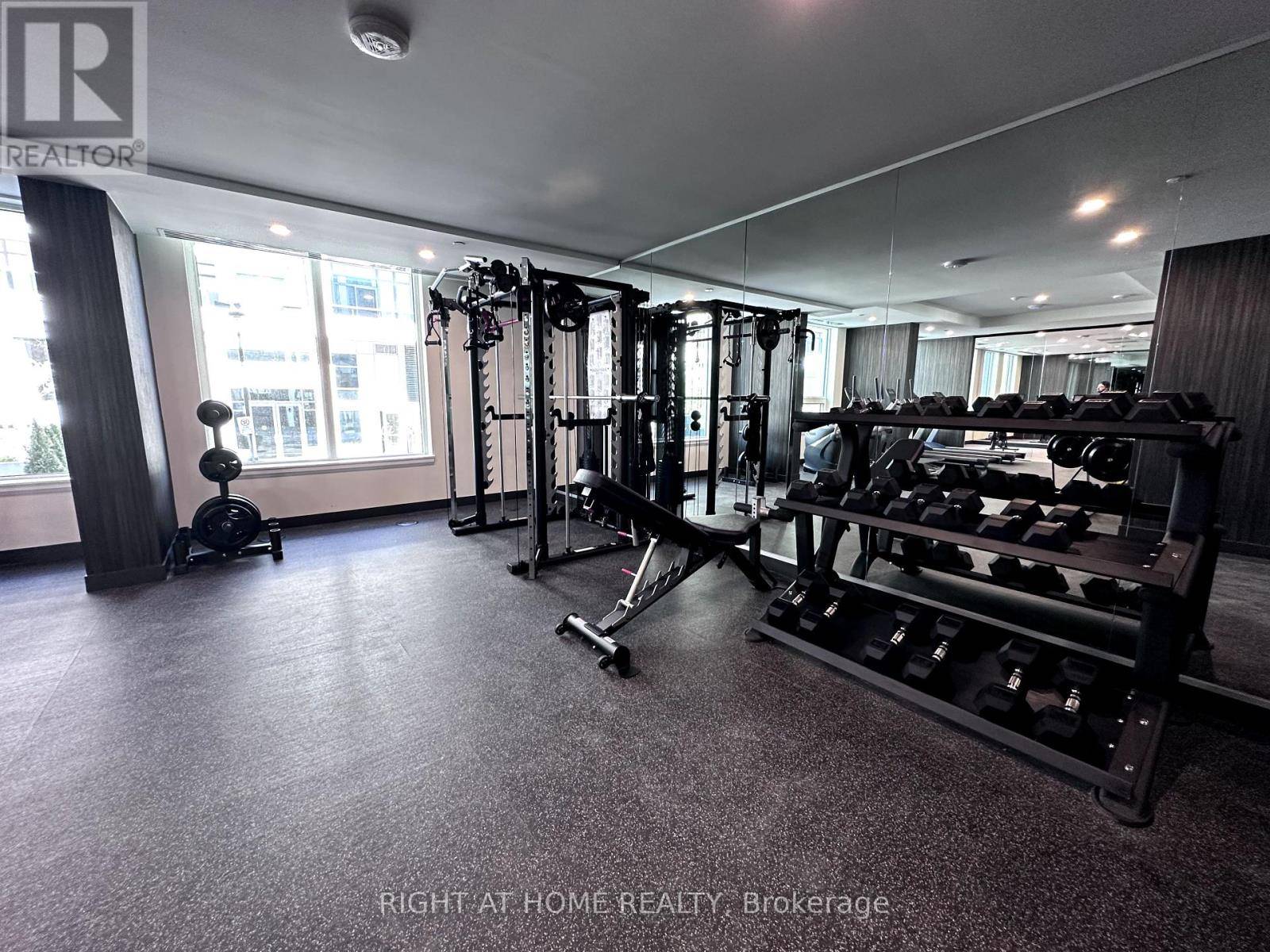 Guelph (st. Patrick's Ward), ON N1E0S6,93 Arthur St ST South #511