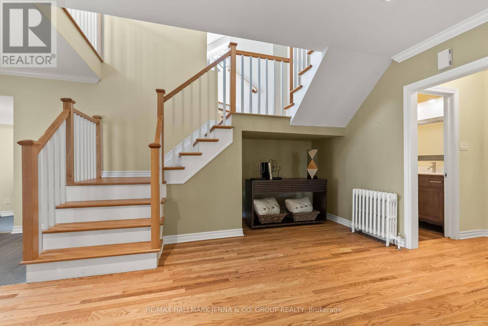 Ottawa, ON K2C0K1,824 NESBITT PLACE