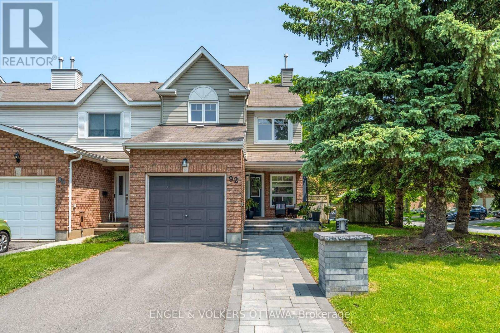 Ottawa, ON K2G5Z7,92 MARKLAND CRESCENT