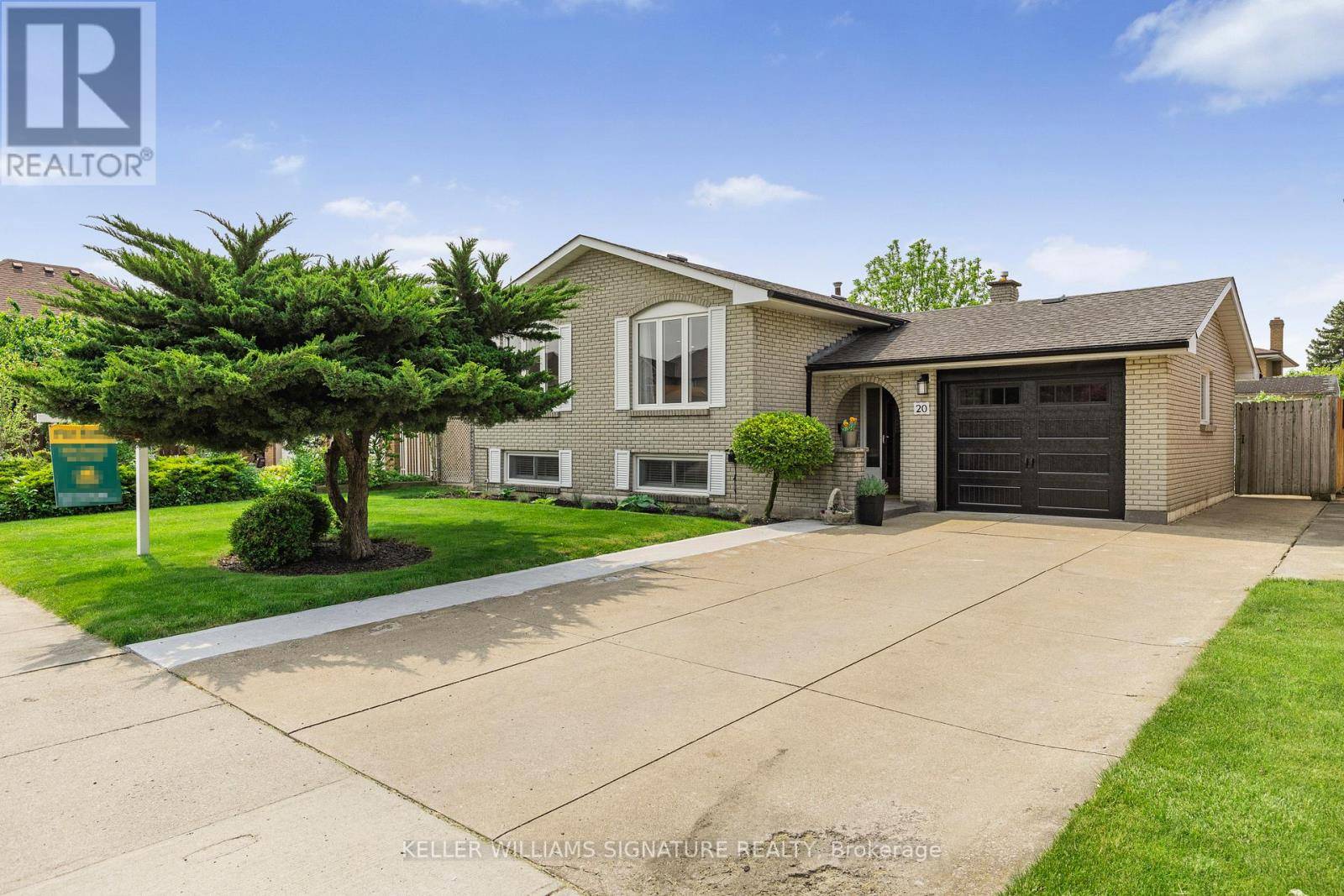 Hamilton (stoney Creek), ON L8E3E2,20 ASHWOOD COURT