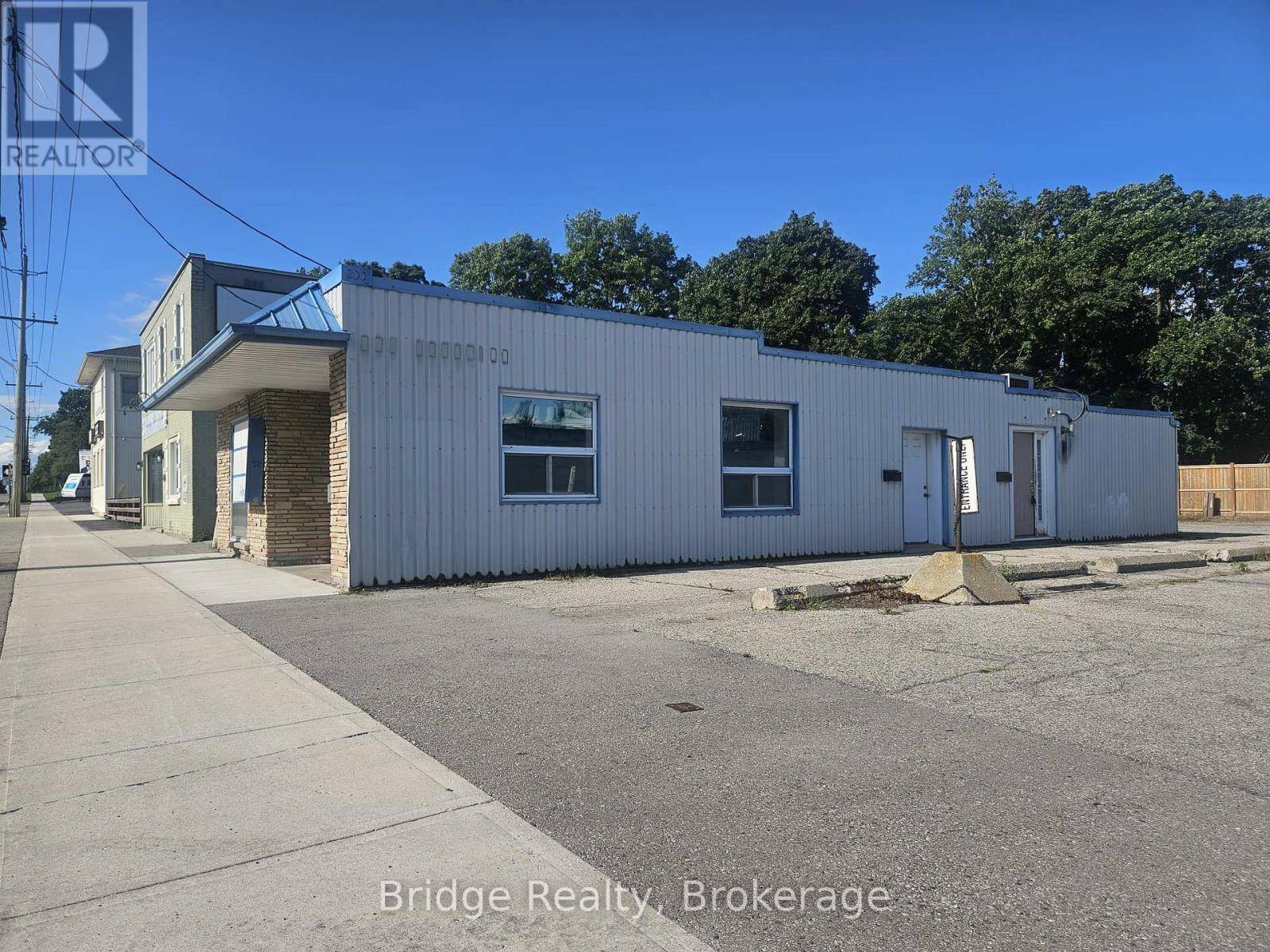 Woodstock (woodstock - North), ON N4S7A1,200 HURON STREET