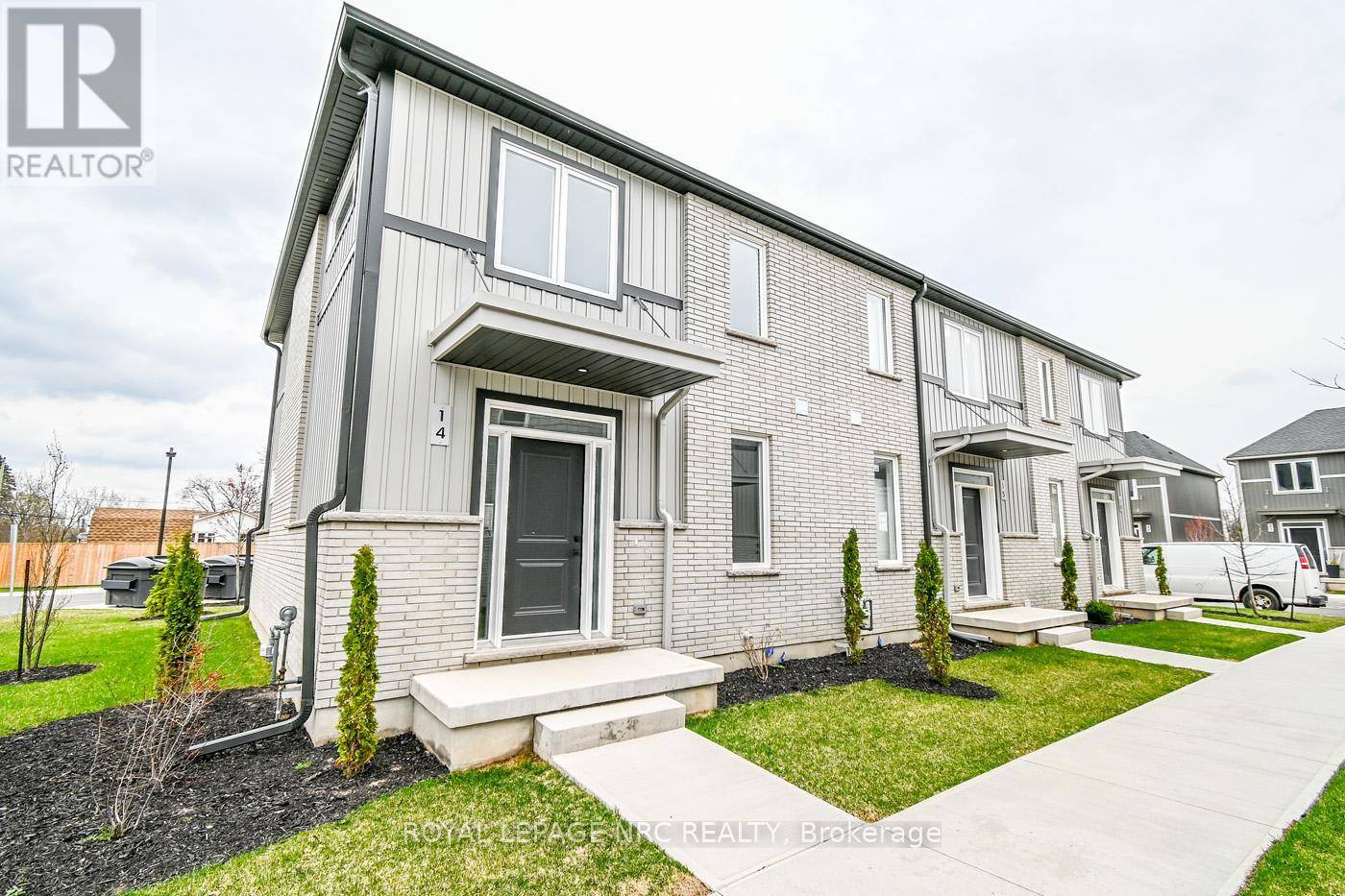 St. Catharines (oakdale), ON L2P0G4,121A MOFFATT ST #14