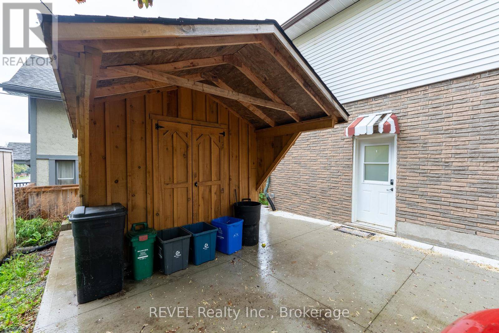 Niagara Falls (hospital), ON L2G7L3,6139 Summer ST #Basement