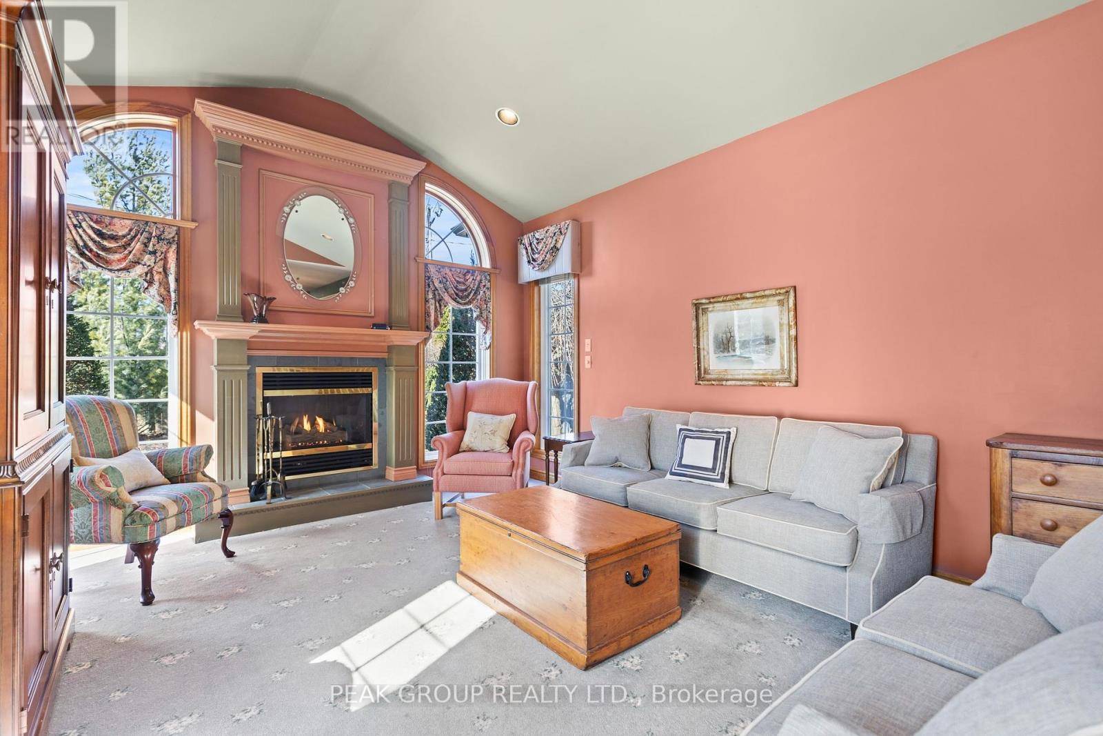 St. Catharines (vine/linwell), ON L2M2G6,17 TRELAWNE DRIVE