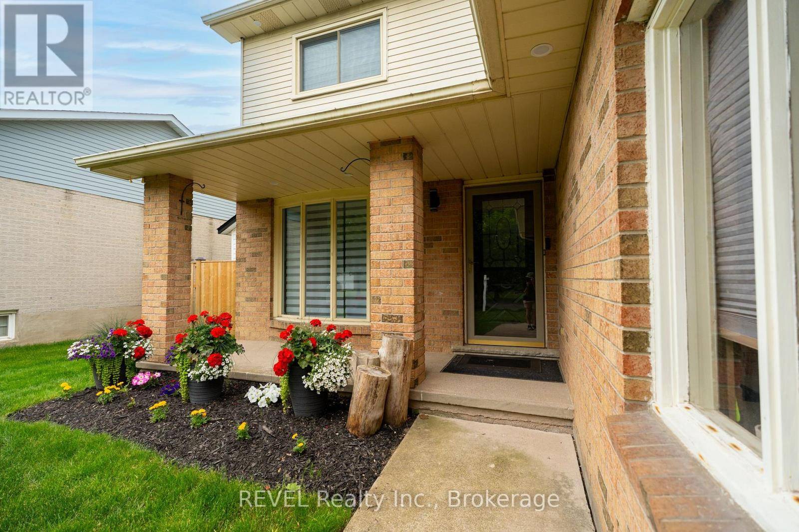 St. Catharines (grapeview), ON L2S3E7,5 ELDERWOOD DRIVE