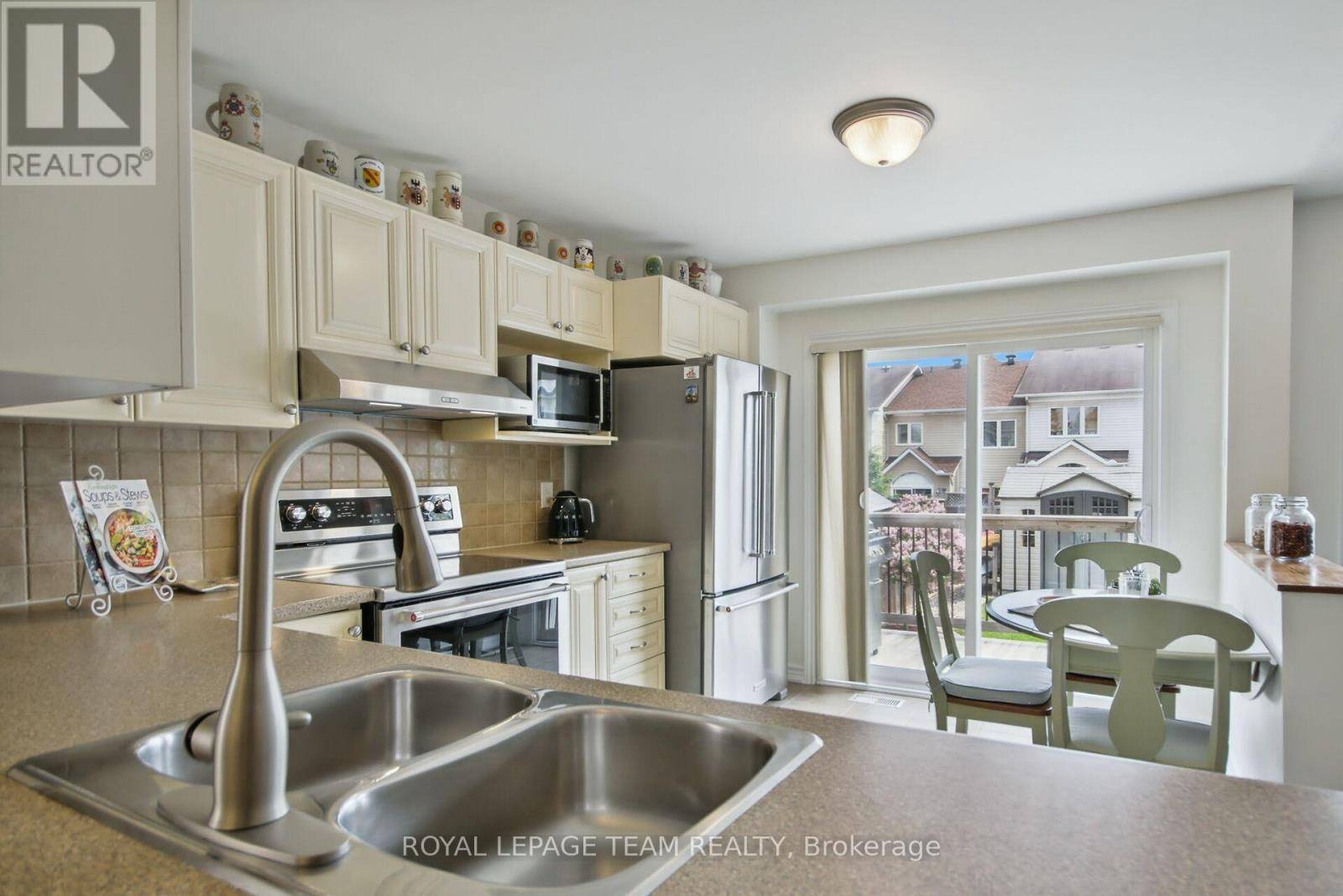 Ottawa, ON K2K0E8,408 ABBEYDALE CIRCLE
