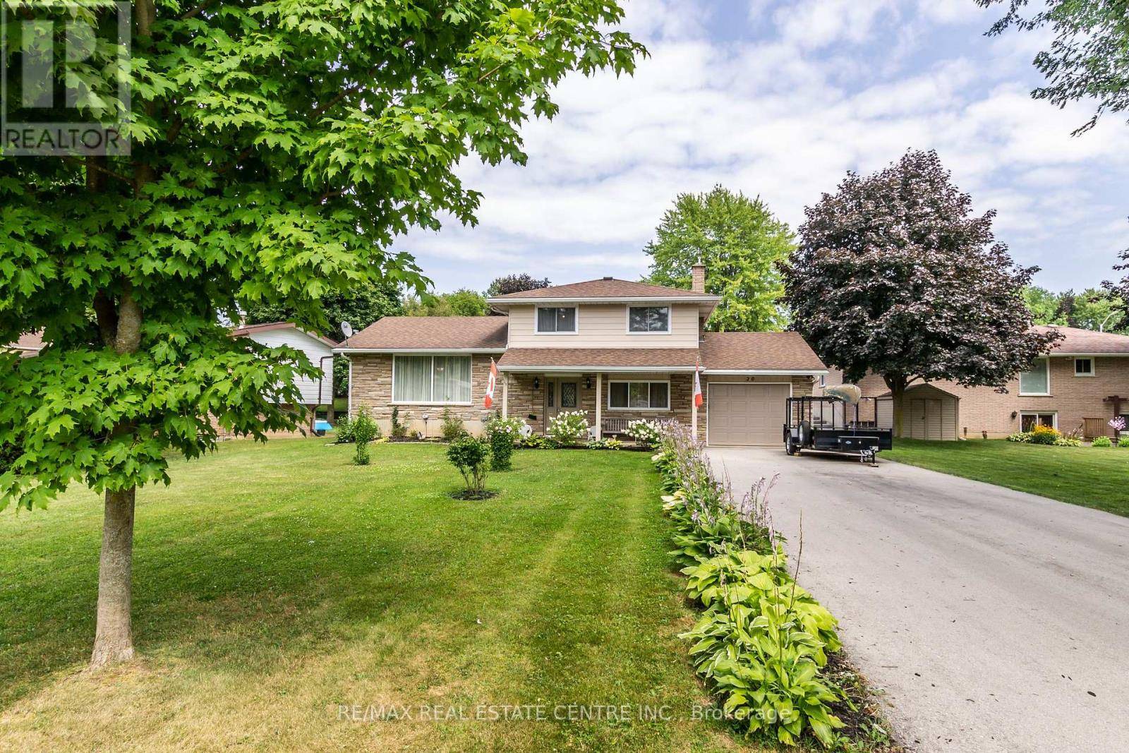 Brockton, ON N0G2V0,20 RIDOUT STREET