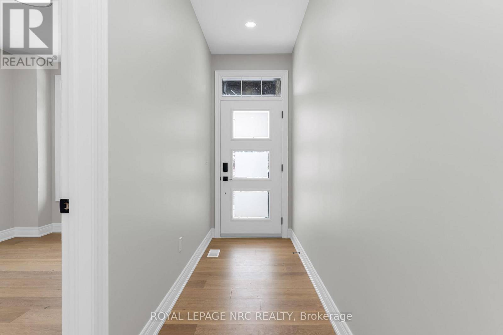 Port Colborne (sugarloaf), ON L3K0A8,736 CLARENCE STREET