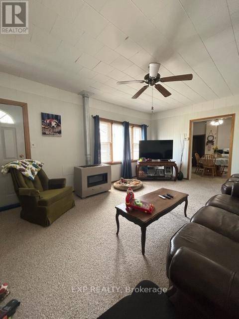 Chatham-kent, ON N7M3B1,16 BERRY STREET